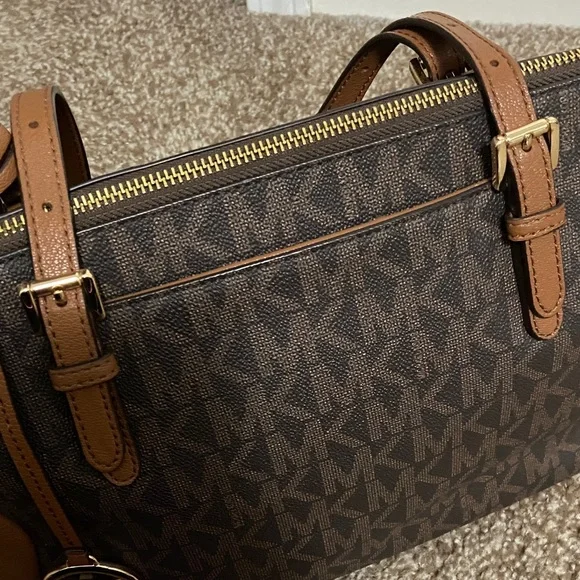 Michael Kors Signature Brown and Tan Tote🤎LIKE NEW🤎SUPER CLEAN🤎 - Picture 4 of 13